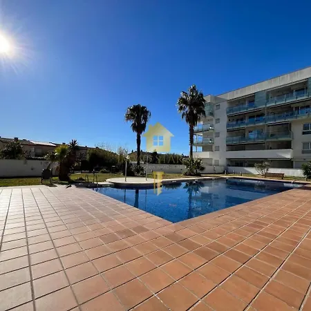Apartment Con Piscina En *